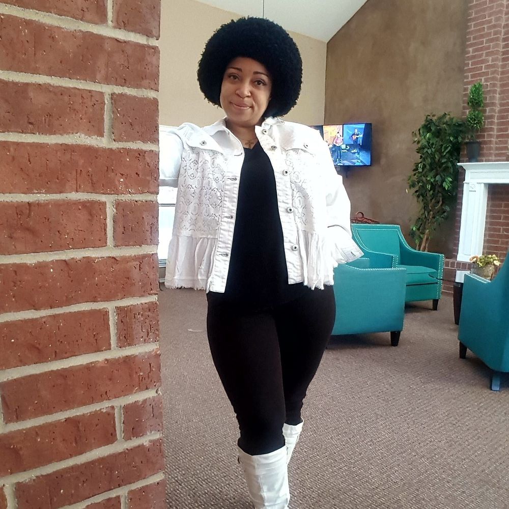 Meet your Posher, Charlotte